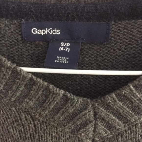GAPKids Cotton V-neck Sweater | Grey size Small 6-7 - Picture 4 of 6